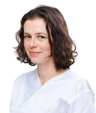 Žena v bielom plášti.